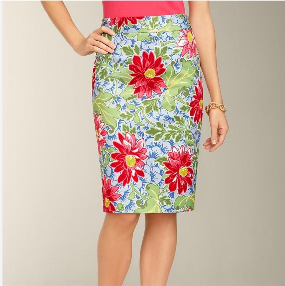 Talbots Blue & Red Lilies Skirt Size 14P 💖